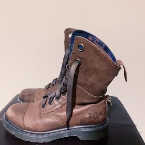Dr.Martens. Boots. Brown. 7